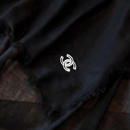 CHANEL 26S SCARF 200 IN CASHMERE 509145