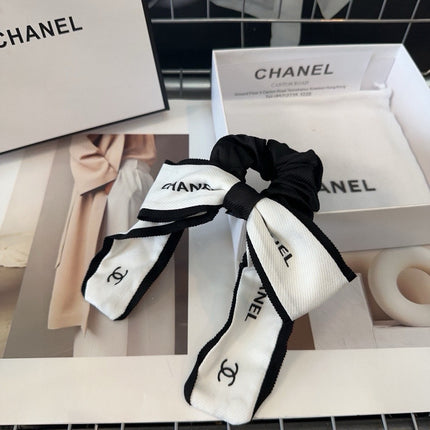 CHANEL 26S BOW SCRUNCHIE IN BLACK AND WHITE SILK 512105