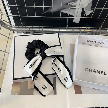 CHANEL 26S BOW SCRUNCHIE IN BLACK AND WHITE SILK 512105