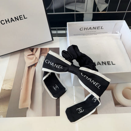 CHANEL 26S BOW SCRUNCHIE IN BLACK AND WHITE SILK 512104