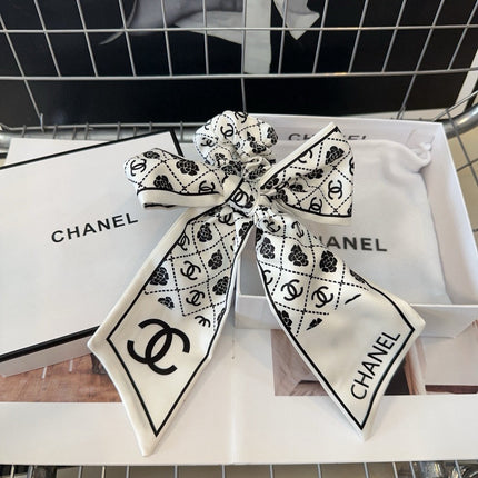 CHANEL 26S HAIR SCRUNCHIE IN WHITE SILK 503073
