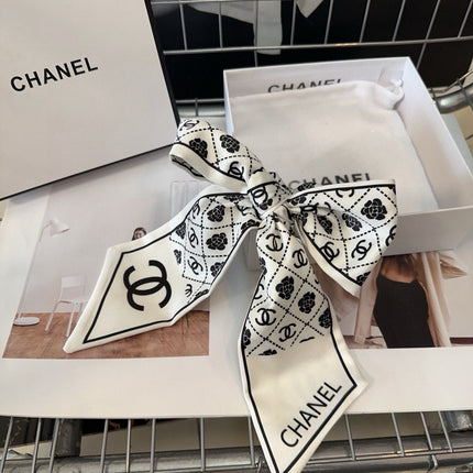 CHANEL 26S HAIR SCRUNCHIE IN WHITE SILK 503073