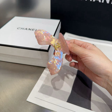 CHANEL 26S CLAW HAIR CLIP IN PINK ACRYLIC 512100