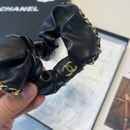 CHANEL 26S SCRUNCHIE IN BLACK LEATHER 512120