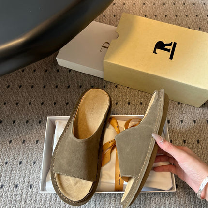 THE ROW 26S THONG SANDALS IN OLIVE GREEN SUEDE