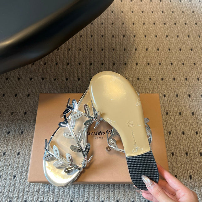 GIANVITO ROSSI 26S SANDALS IN SILVER LAMBSKIN