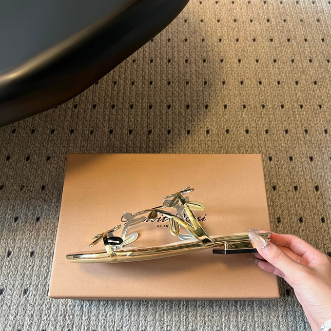 GIANVITO ROSSI 26S SANDALS IN GOLD LAMBSKIN
