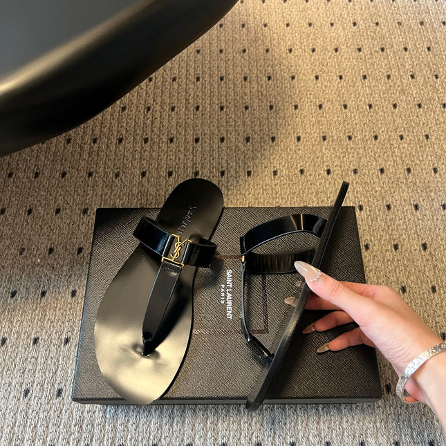 YSL 26S THONG SANDALS IN BLACK SHINY CALFSKIN