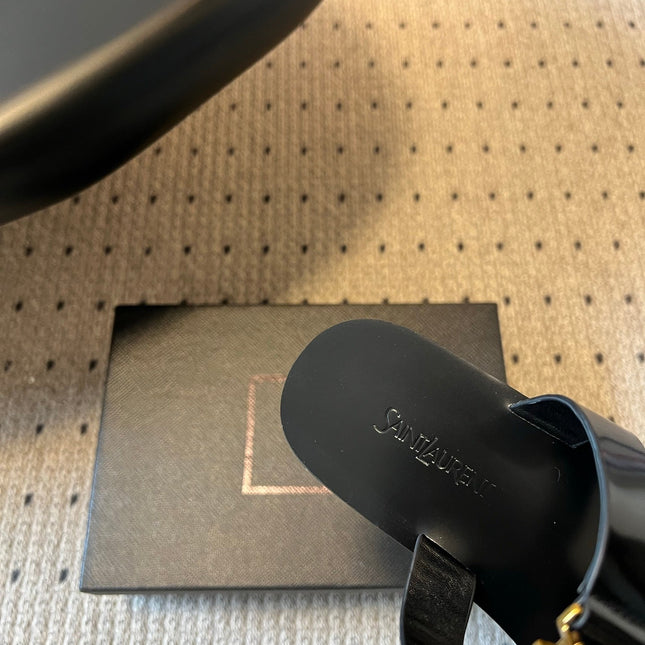 YSL 26S THONG SANDALS IN BLACK SHINY CALFSKIN