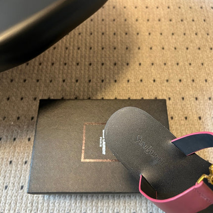YSL 26S THONG SANDALS IN DARK RED AND BLACK SHINY CALFSKIN