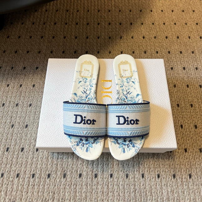 DIOR 26S SLIDES DWAY IN WHITE BLUE EMBROIDERED CANVAS WITH LOGO & FLORAL PRINT FOOTBED