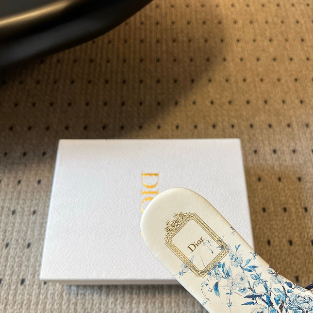 DIOR 26S SLIDES DWAY IN WHITE BLUE EMBROIDERED CANVAS WITH LOGO & FLORAL PRINT FOOTBED