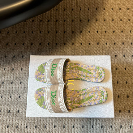 DIOR 26S SLIDES DWAY IN BEIGE GREEN EMBROIDERED CANVAS WITH LOGO & FLORAL PRINT FOOTBED