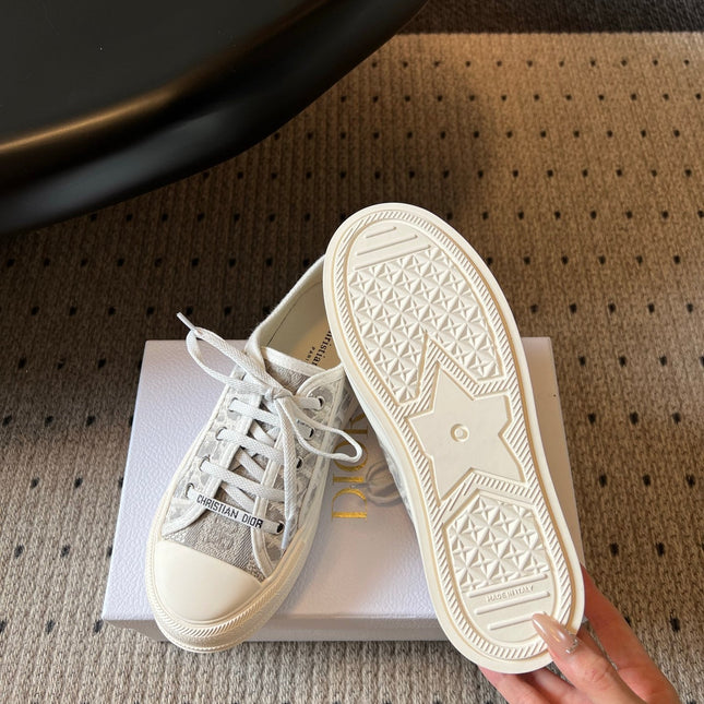 DIOR 26S LOW-TOP SNEAKER 50MM IN LIGHT GREY OBLIQUE EMBROIDERED CANVAS