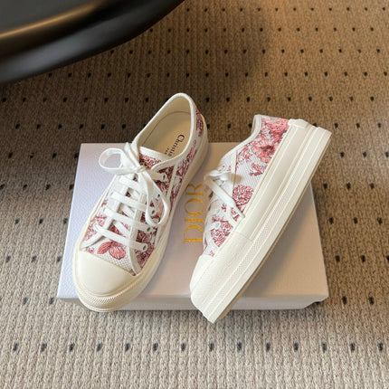 DIOR 26S LOW-TOP SNEAKER 50MM IN WHITE AND RED OBLIQUE EMBROIDERED CANVAS
