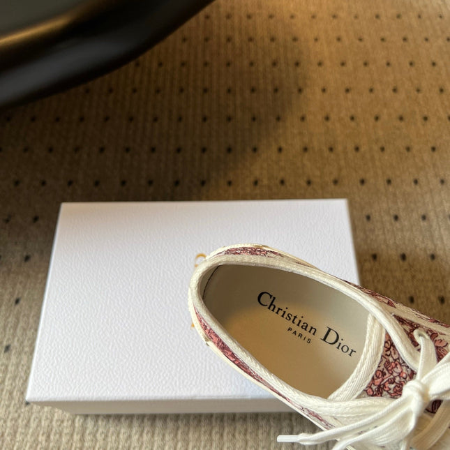 DIOR 26S LOW-TOP SNEAKER 50MM IN WHITE AND RED OBLIQUE EMBROIDERED CANVAS