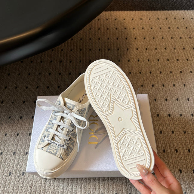 DIOR 26S LOW-TOP SNEAKER 50MM IN BLUE AND BEIGE OBLIQUE EMBROIDERED CANVAS