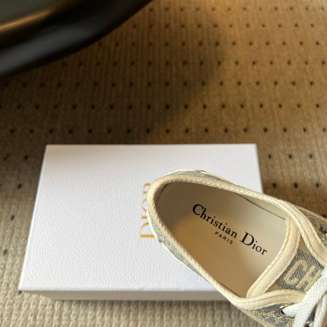 DIOR 26S LOW-TOP SNEAKER 50MM IN BLUE AND BEIGE OBLIQUE EMBROIDERED CANVAS