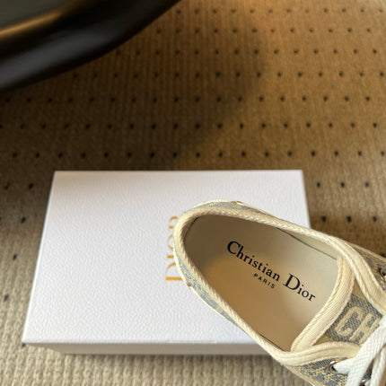 DIOR 26S LOW-TOP SNEAKER 50MM IN BLUE AND BEIGE OBLIQUE EMBROIDERED CANVAS