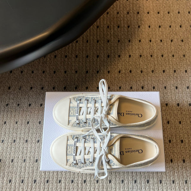 DIOR 26S LOW-TOP SNEAKER 50MM IN BLUE AND BEIGE OBLIQUE EMBROIDERED CANVAS