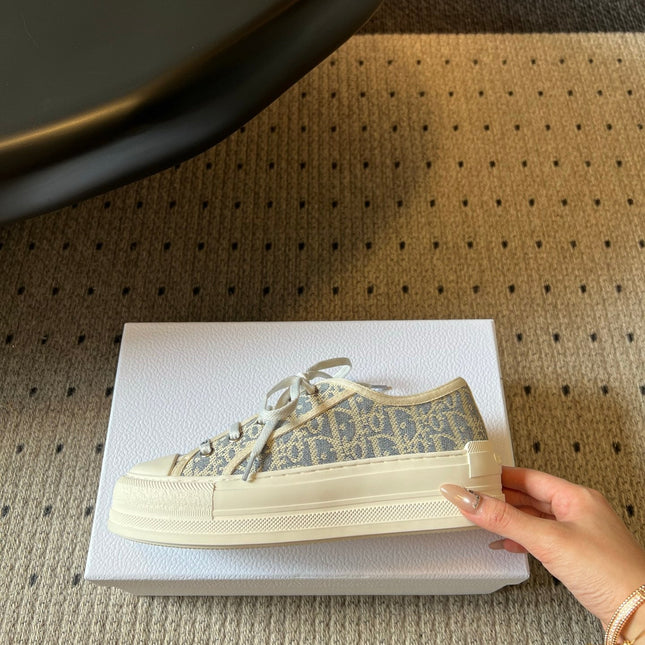 DIOR 26S LOW-TOP SNEAKER 50MM IN BLUE AND BEIGE OBLIQUE EMBROIDERED CANVAS