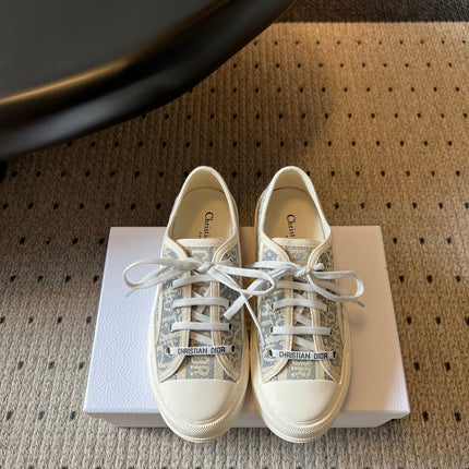 DIOR 26S LOW-TOP SNEAKER 50MM IN BLUE AND BEIGE OBLIQUE EMBROIDERED CANVAS