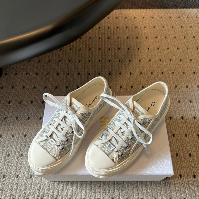 DIOR 26S LOW-TOP SNEAKER 50MM IN BLUE AND BEIGE OBLIQUE EMBROIDERED CANVAS