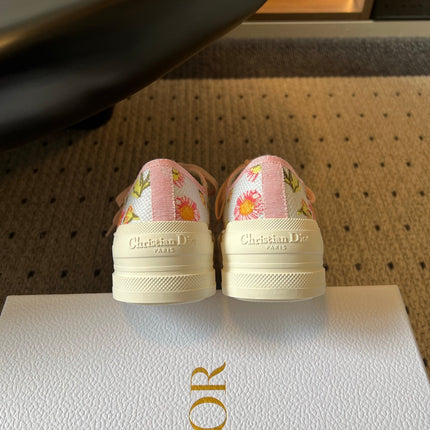 DIOR 26S LOW-TOP SNEAKER 50MM IN WHITE AND PINK EMBROIDERED CANVAS