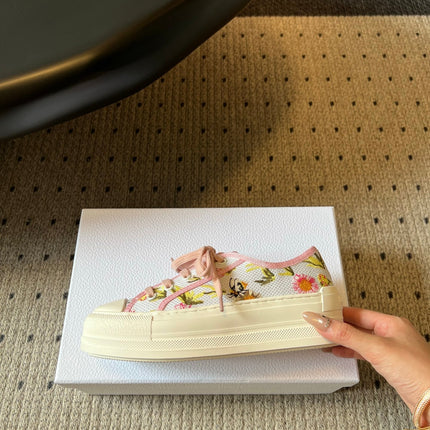 DIOR 26S LOW-TOP SNEAKER 50MM IN WHITE AND PINK EMBROIDERED CANVAS