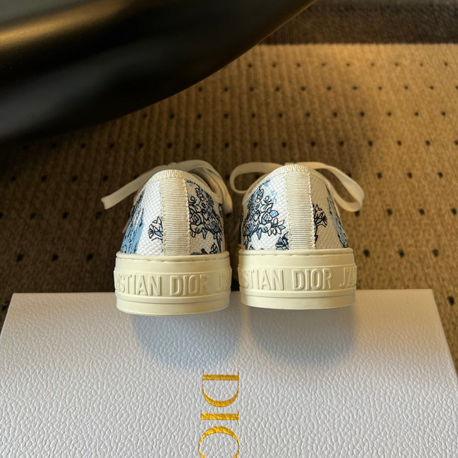 DIOR 26S LOW-TOP SNEAKER 35MM IN WHITE AND BLUE EMBROIDERED CANVAS