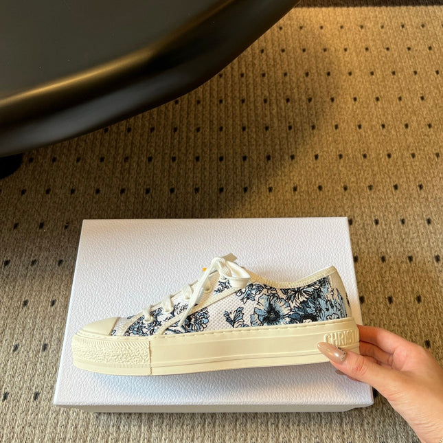 DIOR 26S LOW-TOP SNEAKER 35MM IN WHITE AND BLUE EMBROIDERED CANVAS