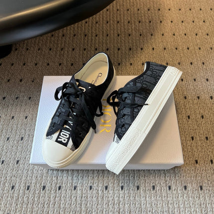 DIOR 26S LOW-TOP SNEAKER 35MM IN BLACK OBLIQUE EMBROIDERED CANVAS