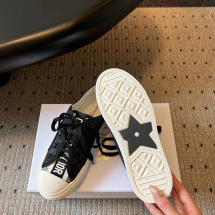 DIOR 26S LOW-TOP SNEAKER 35MM IN BLACK OBLIQUE EMBROIDERED CANVAS