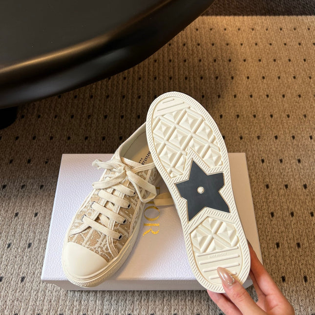 DIOR 26S LOW-TOP SNEAKER 35MM IN BEIGE OBLIQUE EMBROIDERED CANVAS