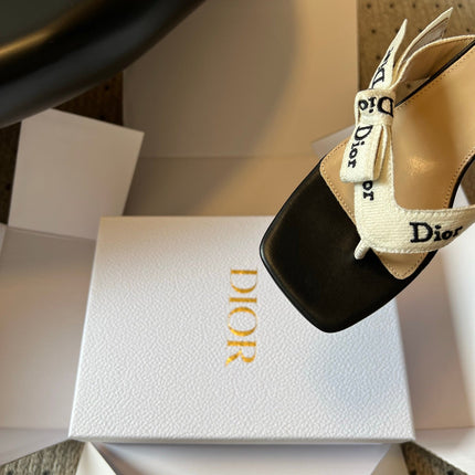 DIOR 26S HIGH-HEEL THONG SANDAL 35MM IN BEIGE EMBROIDERED CANVAS AND BLACK CALFSKIN