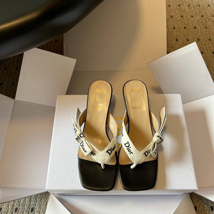 DIOR 26S HIGH-HEEL THONG SANDAL 35MM IN BEIGE EMBROIDERED CANVAS AND BLACK CALFSKIN