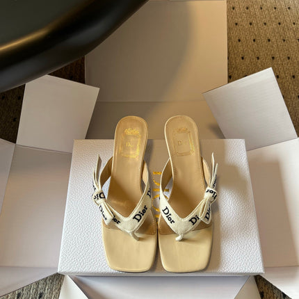 DIOR 26S HIGH-HEEL THONG SANDAL 35MM IN BEIGE EMBROIDERED CANVAS AND CALFSKIN