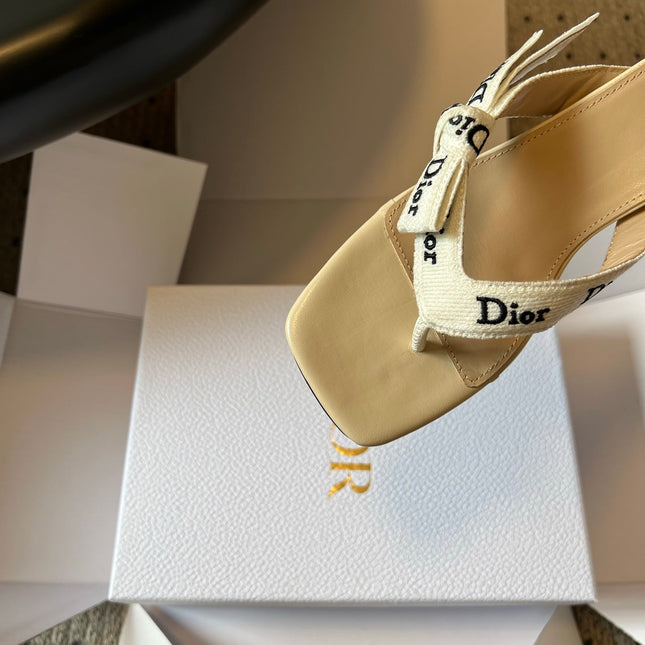 DIOR 26S HIGH-HEEL THONG SANDAL 35MM IN BEIGE EMBROIDERED CANVAS AND CALFSKIN
