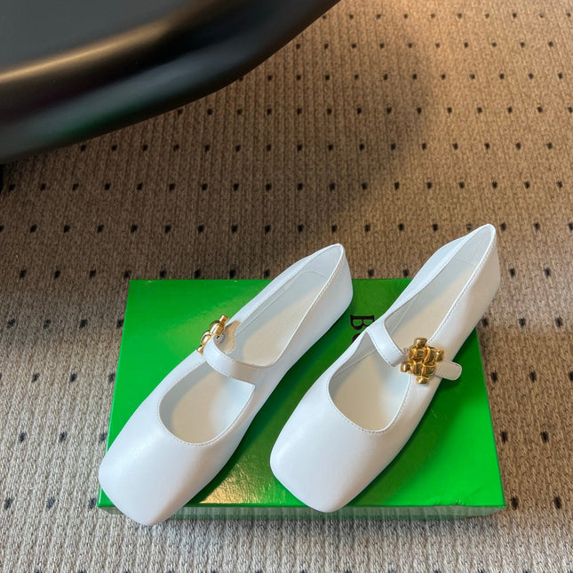 BOTTEGA VENETA 26S MARY JANE FLATS IN WHITE LAMBSKIN WITH GOLD HARDWARE