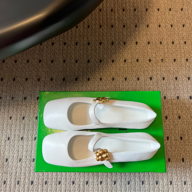 BOTTEGA VENETA 26S MARY JANE FLATS IN WHITE LAMBSKIN WITH GOLD HARDWARE