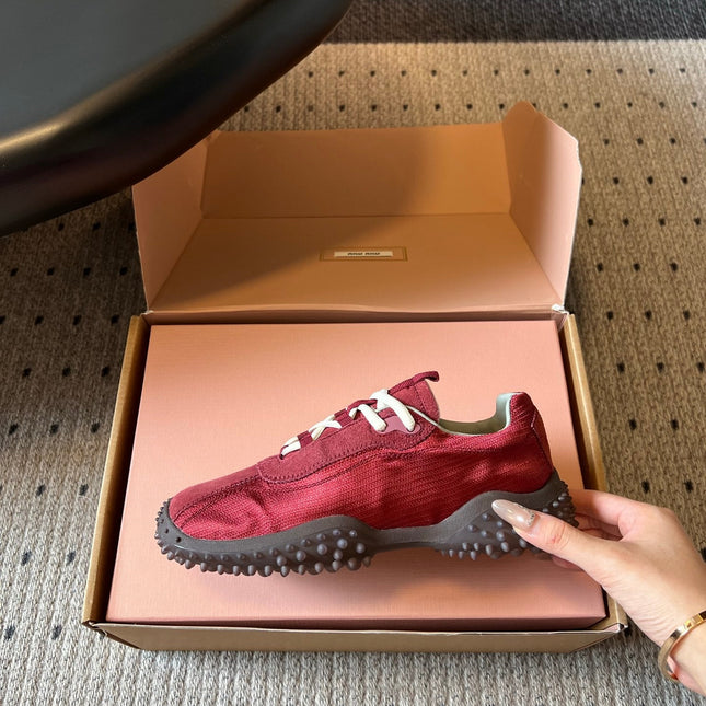 MIUMIU 26S SNEAKERS IN DARK RED SUEDE