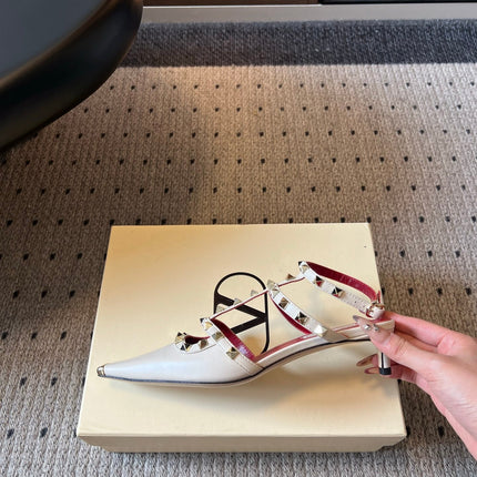 VALENTINO 26S ROCKSTUD HIGH HEELS 40 MM IN OFF WHITE CALFSKIN