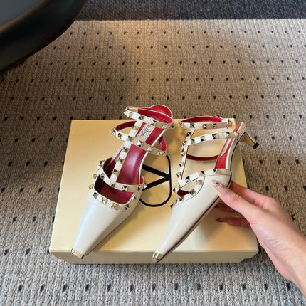 VALENTINO 26S ROCKSTUD HIGH HEELS 40 MM IN OFF WHITE CALFSKIN