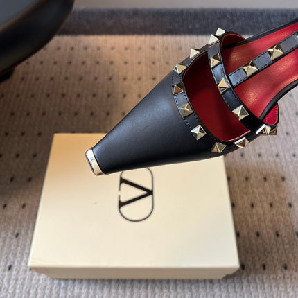 VALENTINO 26S ROCKSTUD HIGH HEELS 40 MM IN BLACK CALFSKIN