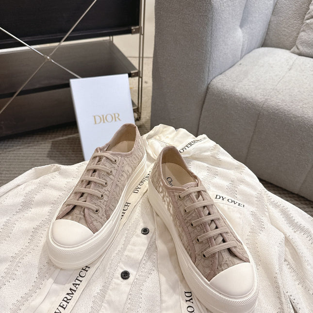 DIOR 26S PLATFORM SNEAKERS IN BEIGE OBLIQUE EMBROIDERED MESH