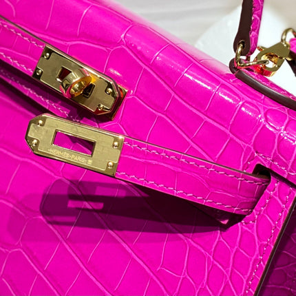 HERMES 25S MINI KELLY 19 IN DEEP MAGENTA CALFSKIN GOLD HARDWARE