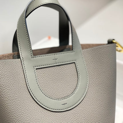 HERMES 25S IN THE LOOP 18 IN ETOUPE CALFSKIN GOLD HARDWARE