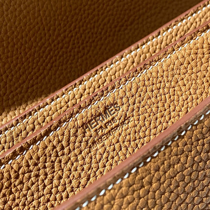 SAC A DEPECHES LIGHT 38 IN GOLD TOGO CALFSKIN