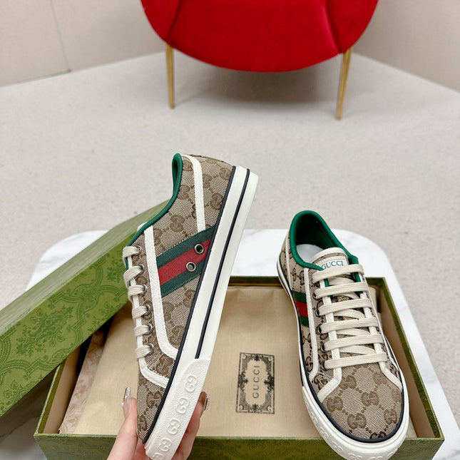 GUCCI 26S LOW TOP SNEAKERS IN BEIGE EBONY CANVAS STYLE 11