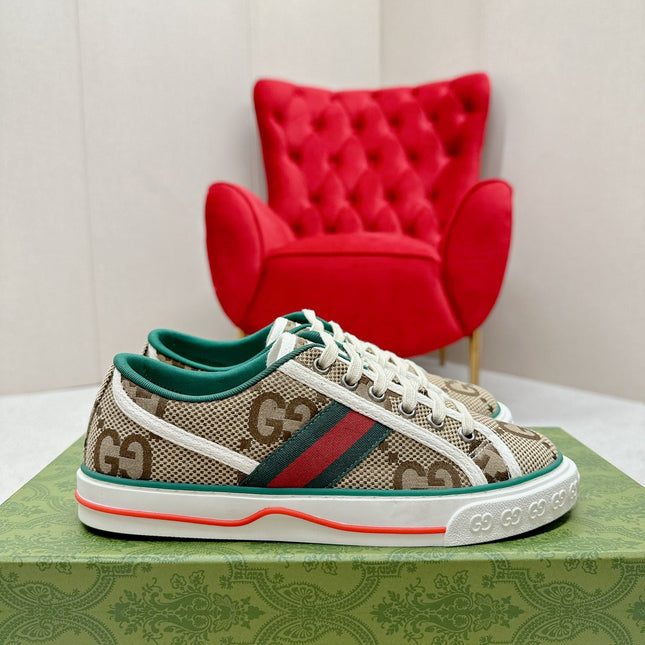 GUCCI 26S LOW TOP SNEAKERS IN BROWN CANVAS STYLE 23